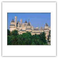 Le chateau de Pierrefonds - Lien vers l'Office de tourisme de Pierrefonds